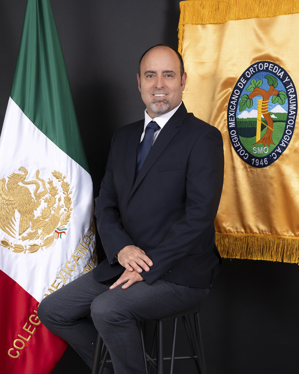 Dr. Stefan Peter Martínez Van Gils